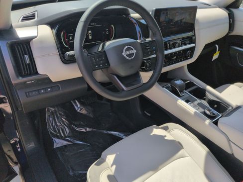 New 2026 Nissan Pathfinder SL AWD/4WD image 2