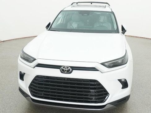 New 2026 Toyota Grand Highlander Platinum AWD/4WD image 2