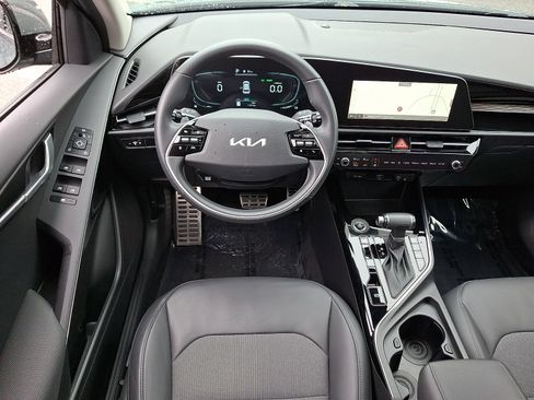 Used 2023 Kia Niro EX Touring image 11