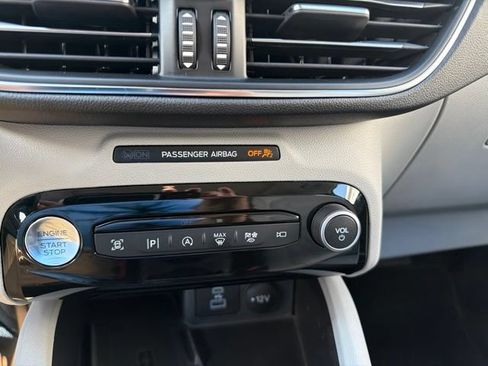 Used 2023 Ford Escape Platinum w/ Premium Technology Package AWD/4WD image 23