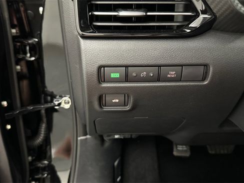 Certified 2023 Nissan Sentra SR image 23