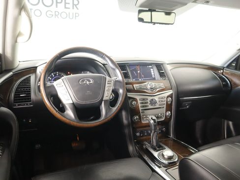 Used 2018 INFINITI QX80 4WD w/ Deluxe Technology Package image 2