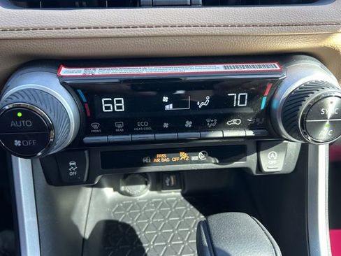 Used 2025 Toyota RAV4 XLE image 17