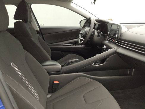 Used 2023 Hyundai Elantra SEL image 21