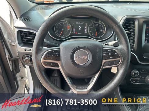 Used 2019 Jeep Cherokee Latitude w/ Popular Appearance Group image 22