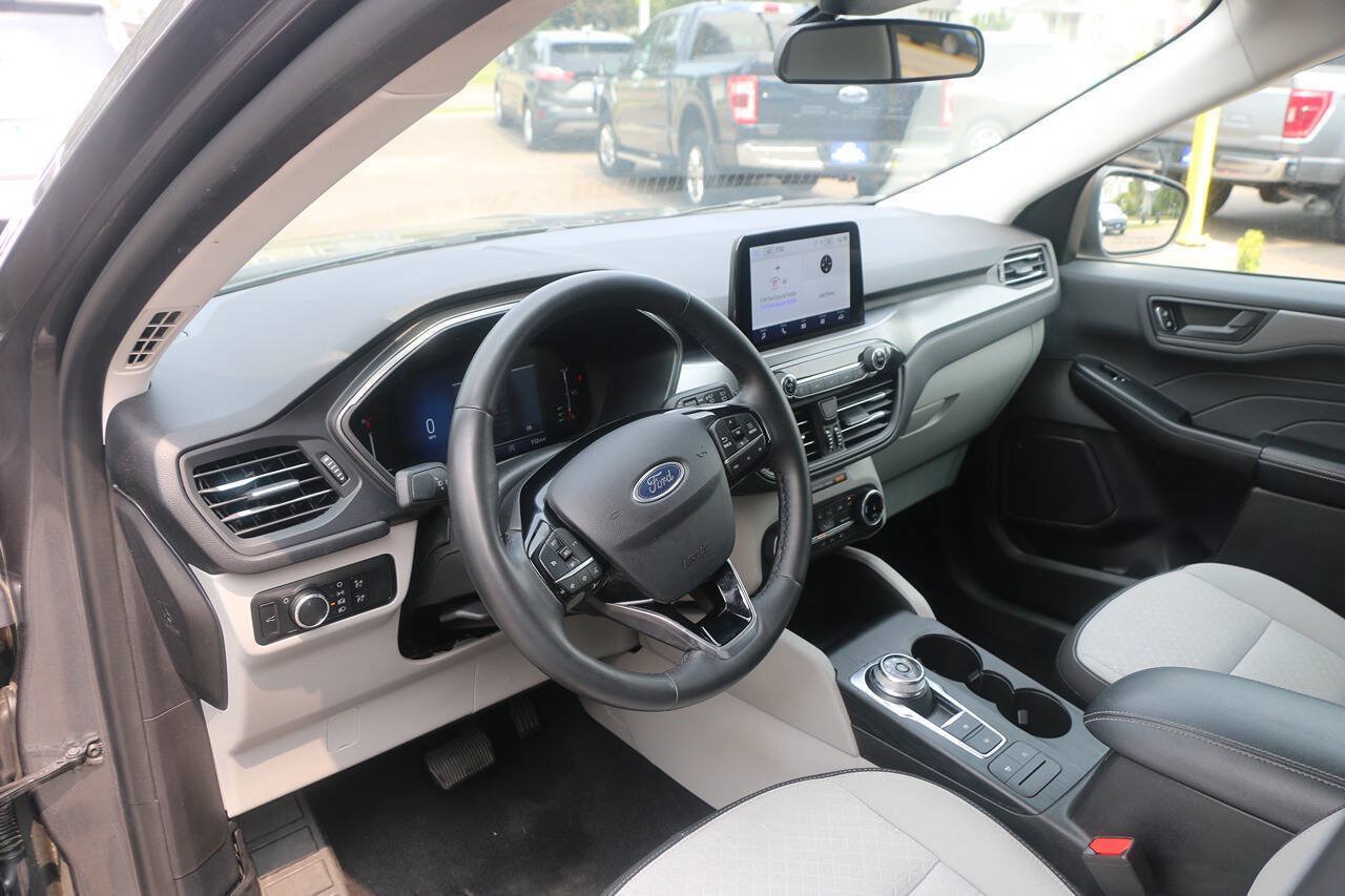 Used 2024 Ford Escape Active AWD/4WD image 29