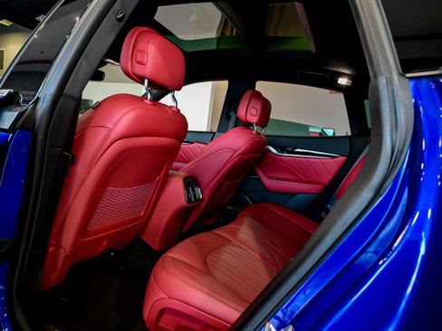 Used 2020 Maserati Levante image 19