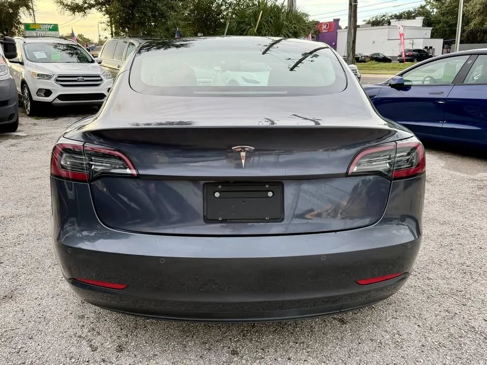 Used 2022 Tesla Model 3 RWD image 5