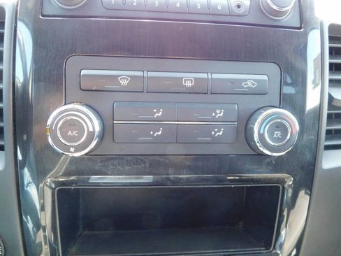 Used 2013 Nissan Titan SV w/ SV Value Truck Pkg image 13