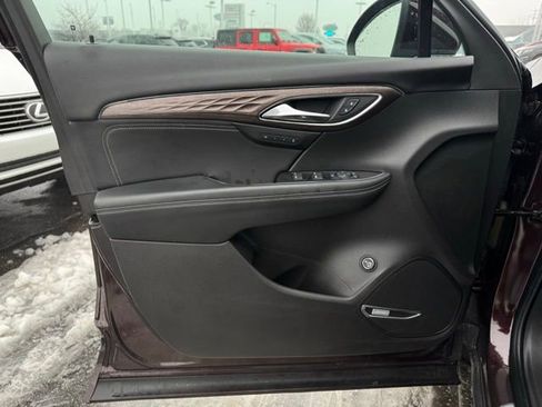 Used 2022 Buick Envision Avenir w/ Technology Package II image 13