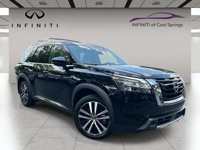 Used 2025 Nissan Pathfinder Platinum w/ Cargo Package