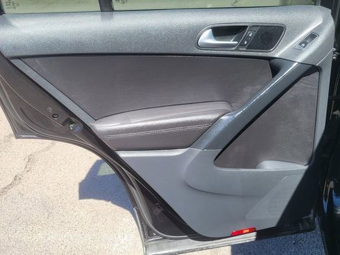 Used 2016 Volkswagen Tiguan S image 19