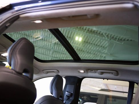 New 2025 Volvo XC90 B6 Ultra w/ Lounge Package image 17