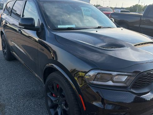 Used 2021 Dodge Durango SRT w/ Technology Group AWD/4WD image 3