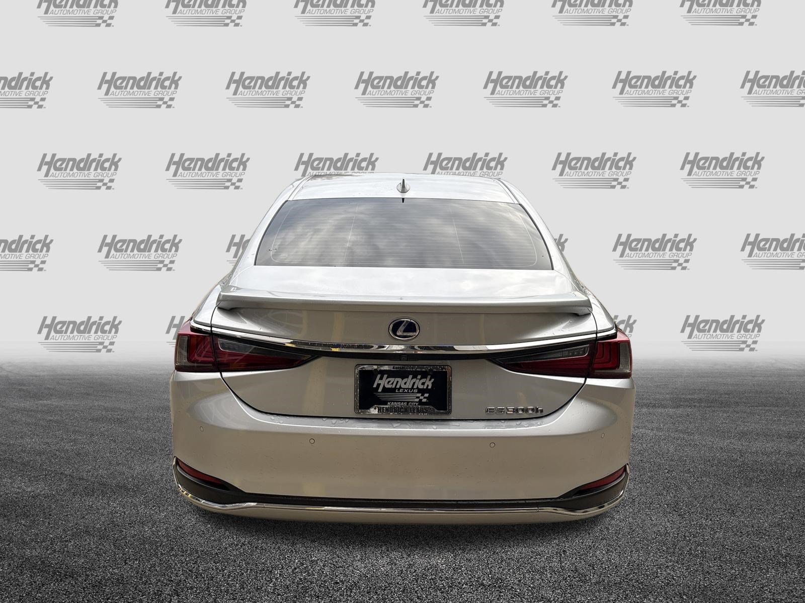 Used 2019 Lexus ES 300h w/ Premium Package FWD image 9