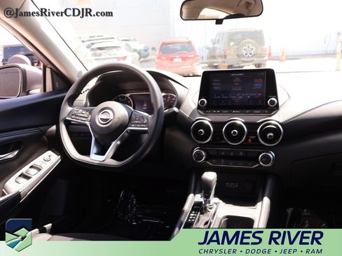 Used 2024 Nissan Sentra SV FWD image 13