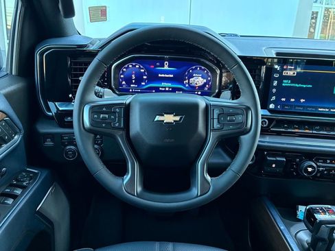 Used 2024 Chevrolet Silverado 1500 High Country w/ Technology Package image 18