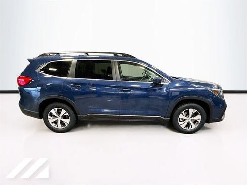 Used 2024 Subaru Ascent Premium w/ Convenience Package image 4