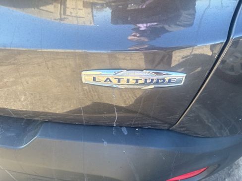 Used 2018 Jeep Renegade Latitude image 4