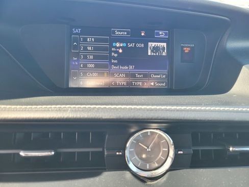 Used 2016 Lexus ES 350 w/ Luxury Package w/Wood Trim image 24