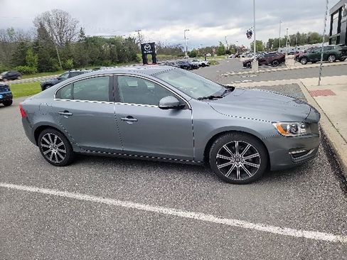 Used 2018 Volvo S60 T5 Inscription AWD/4WD image 9