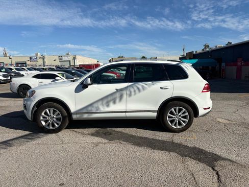 Used 2014 Volkswagen Touareg Sport image 2