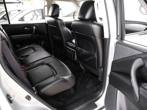 Used 2021 Nissan Armada SV AWD/4WD image 38