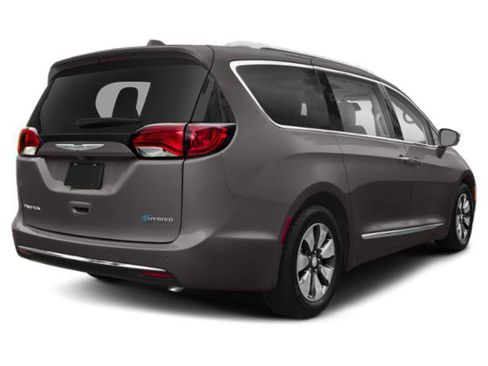 Used 2019 Chrysler Pacifica Limited w/ Advanced Safetytec Group FWD image 2