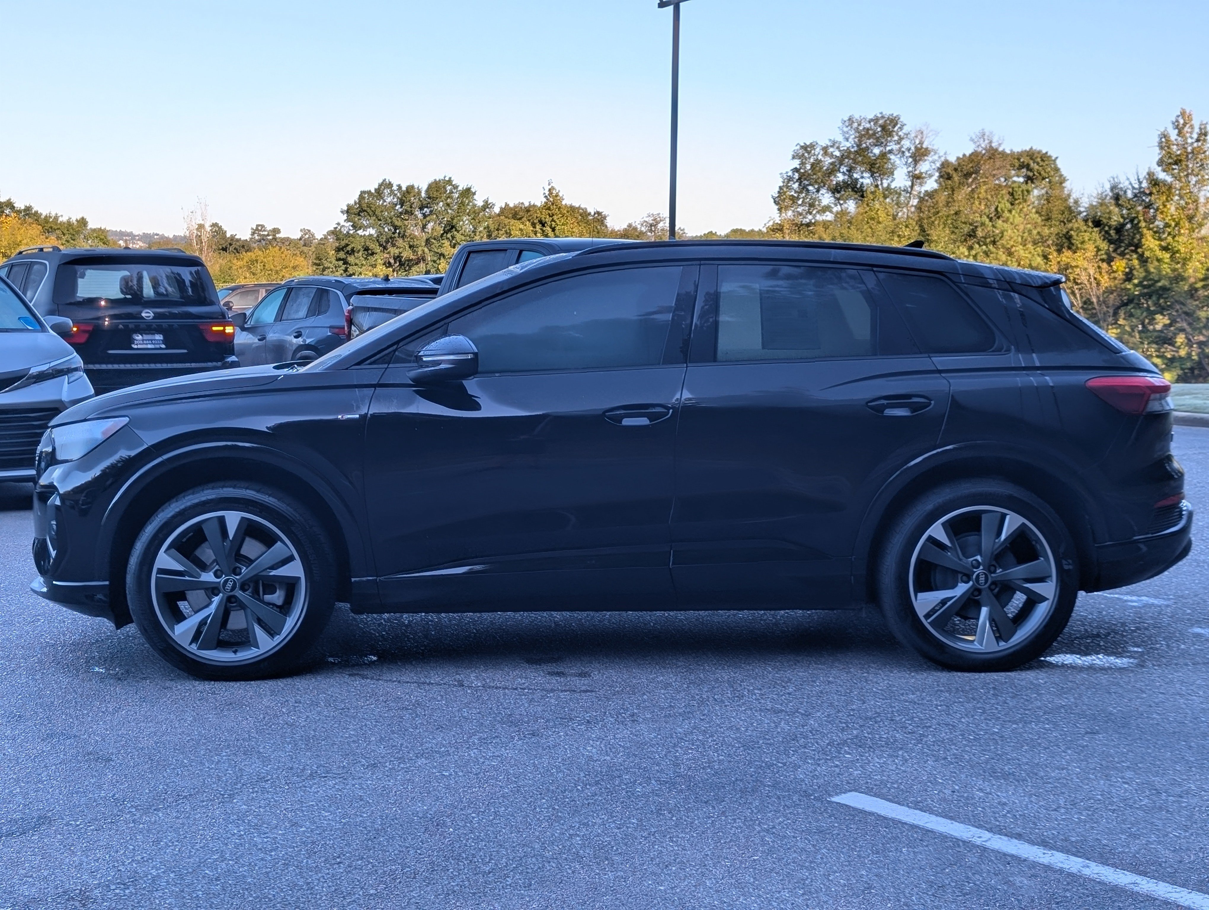 Used 2023 Audi Q4 e-tron Premium w/ Convenience Package AWD/4WD image 6