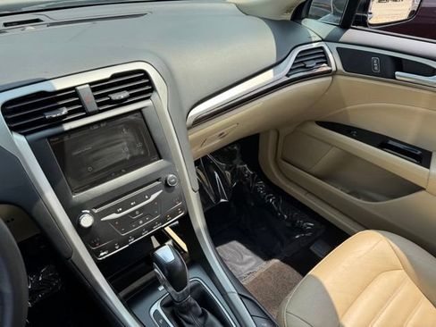 Used 2014 Ford Fusion SE w/ Equipment Group 202A FWD image 23