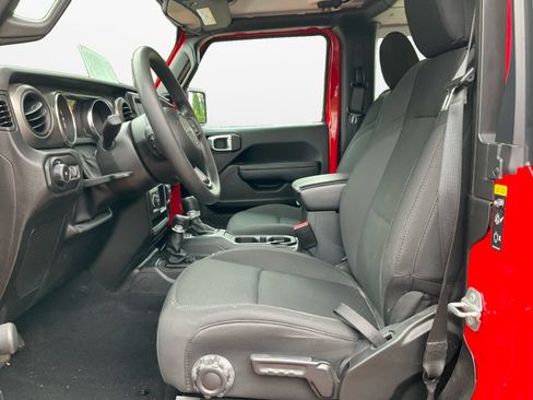 Used 2022 Jeep Wrangler Sport AWD/4WD image 9