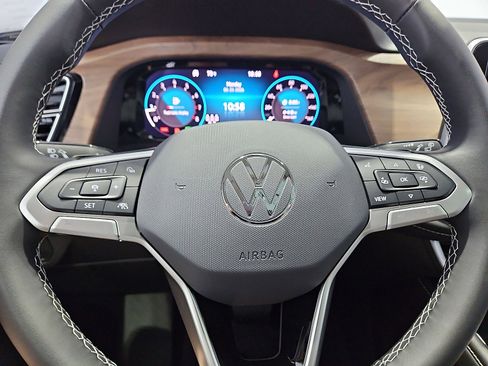 New 2026 Volkswagen Atlas SE FWD image 22