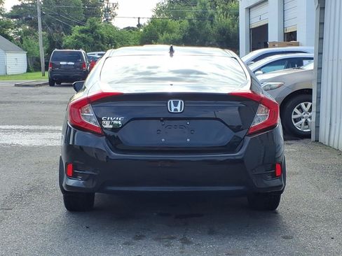 Used 2018 Honda Civic EX image 4