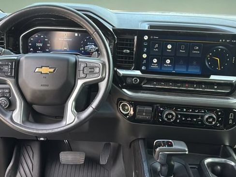 Used 2022 Chevrolet Silverado 1500 LTZ AWD/4WD image 10