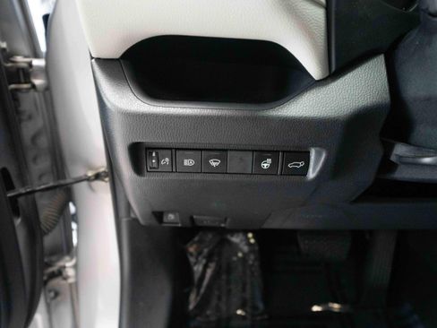 Used 2022 Toyota RAV4 XLE w/ Convenience Package AWD/4WD image 11