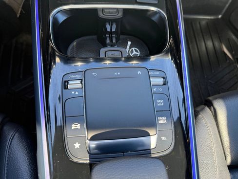 Used 2023 Mercedes-Benz GLB 250 4MATIC image 18