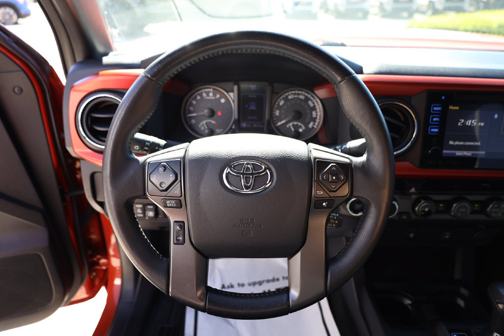 Used 2017 Toyota Tacoma TRD Off-Road AWD/4WD image 13