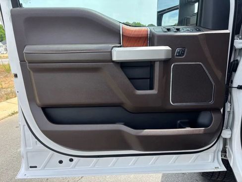 Used 2019 Ford F350 King Ranch w/ King Ranch Ultimate Package AWD/4WD image 17