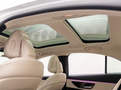 Used 2024 Mercedes-Benz E 350 4MATIC Sedan image 18