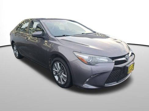 Used 2017 Toyota Camry XSE image 8