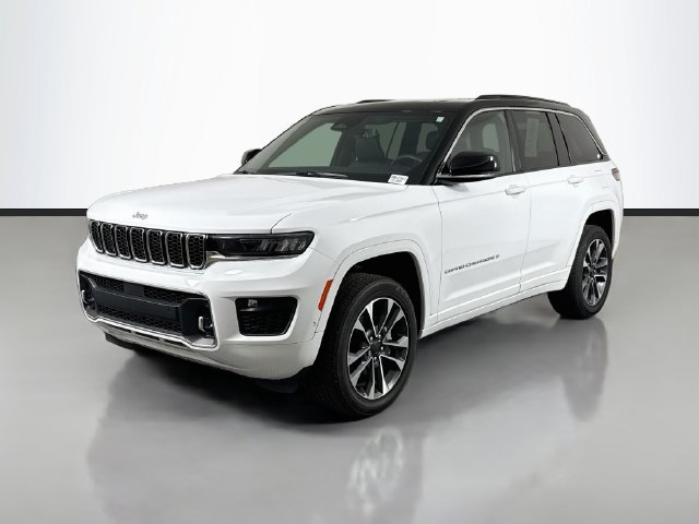 Used 2024 Jeep Grand Cherokee Overland w/ Luxury Tech Group IV AWD/4WD image 3