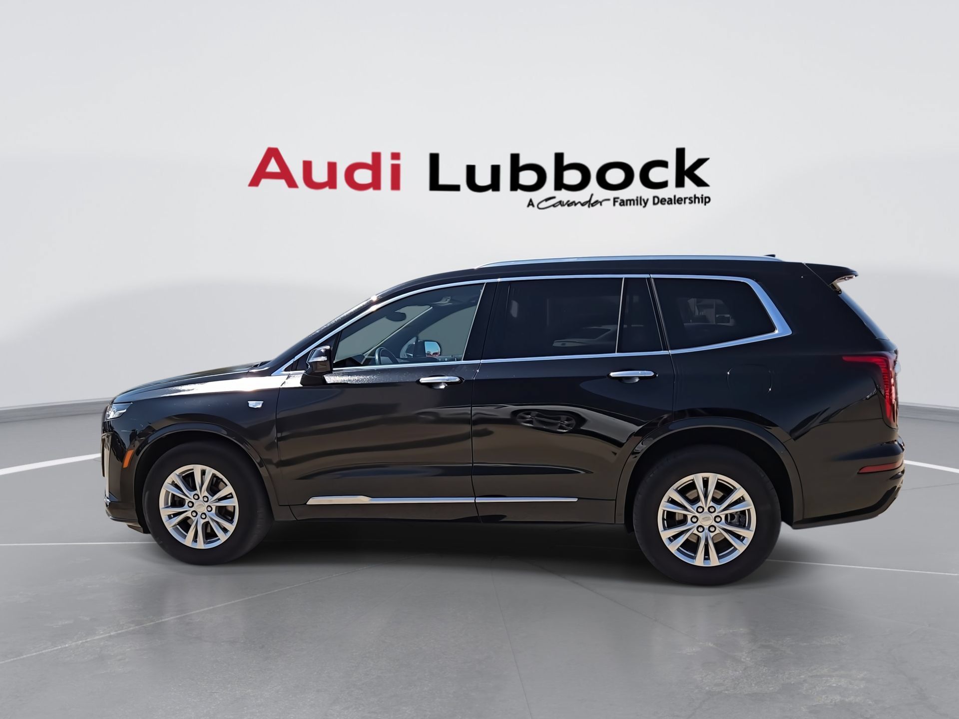 Used 2024 Cadillac XT6 Luxury AWD/4WD image 6