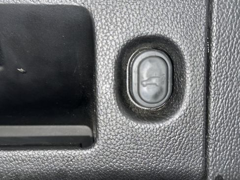 Used 2019 Cadillac Escalade Premium Luxury w/ LPO, Radiant Package image 17