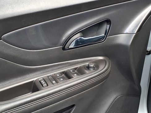 Used 2020 Buick Encore Preferred w/ Safety Package FWD image 4