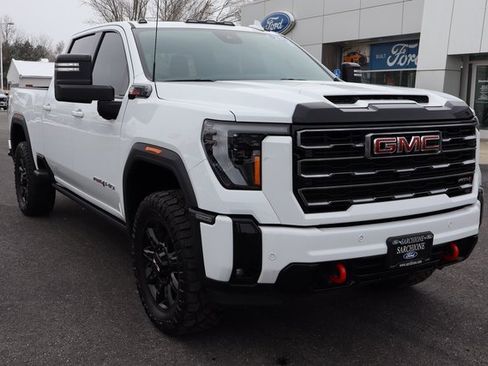 Used 2025 GMC Sierra 2500 AT4 w/ AT4 Premium Plus Package image 2