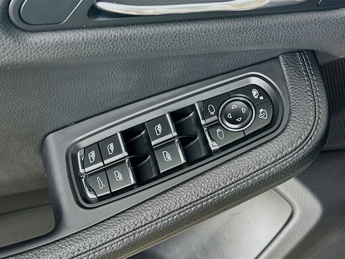 Used 2018 Porsche Macan S image 16