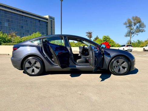 Used 2023 Tesla Model 3 Standard Range RWD image 34