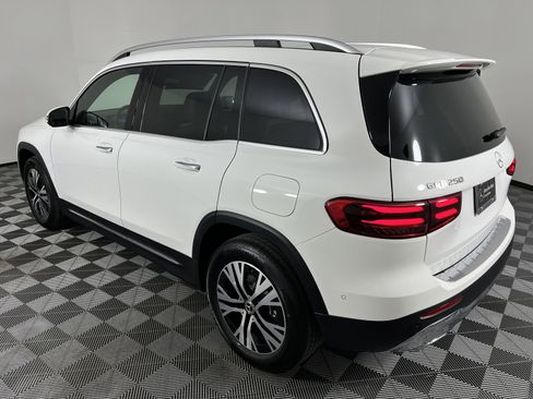 New 2025 Mercedes-Benz GLB 250 image 10