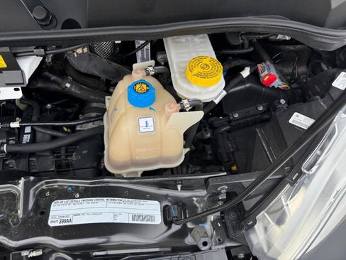 Used 2025 RAM ProMaster 2500 w/ Convenience Group FWD image 11