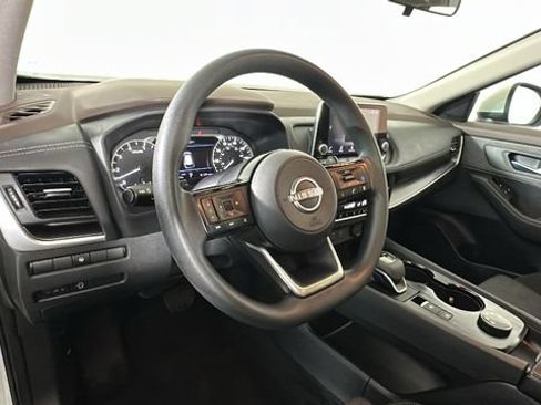 Used 2023 Nissan Rogue SV AWD/4WD image 13